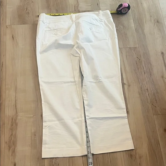 Women's Cream Capris - Picture 6 of 9